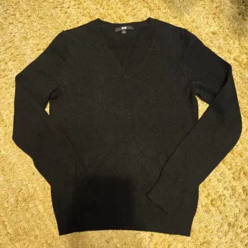 [ 새상품급 ] 유니클로 100% 캐시미어 V넥 스웨터 S 블랙