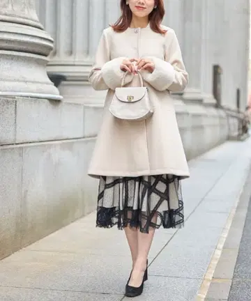 tocco closet 비쥬 부착 노카라 코트