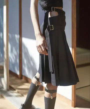 TELOPLAN obrecht skirt 플리츠 스커트 블랙