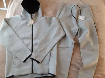 [ 미사용 새상품 ] 티고라 맨투맨 상하의 세트