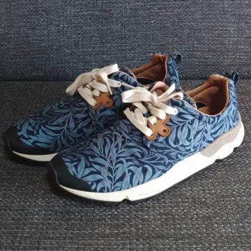 플라워마운틴 잎 패턴 프린트