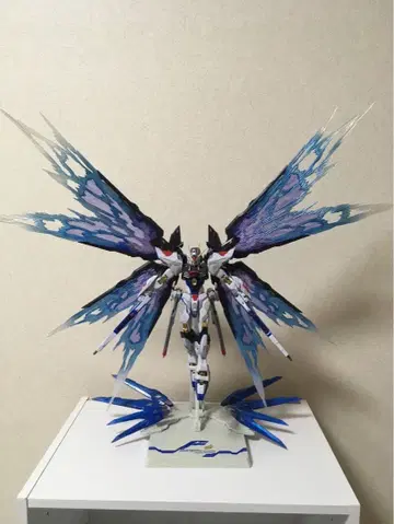 메탈빌드 스트라이크 프리덤 건담 빛의 날개