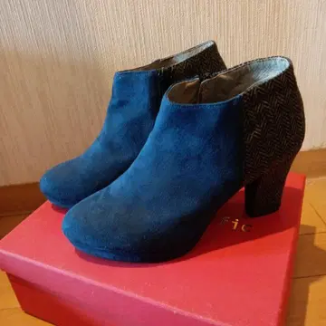 오리엔탈 트래픽 파란 스웨이드와 트위드 이소재 부츠