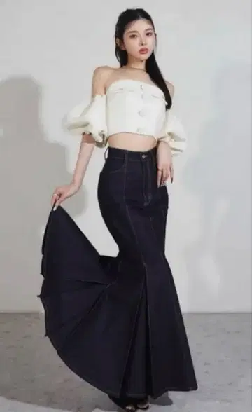 [ Darich ] 블랙 데님 플레어 스커트