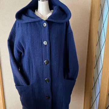 Femmes (팜즈) 네이비 후드 부착 코트