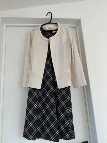 [ 2점 ] 화이트 자켓과 체크 원피스 세트