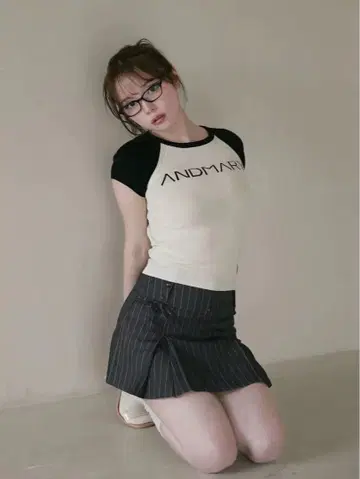 andmary Mary 로고 니트 탑 아이보리