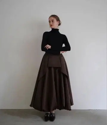 Acka. 새상품 balloon satin skirt 브라운