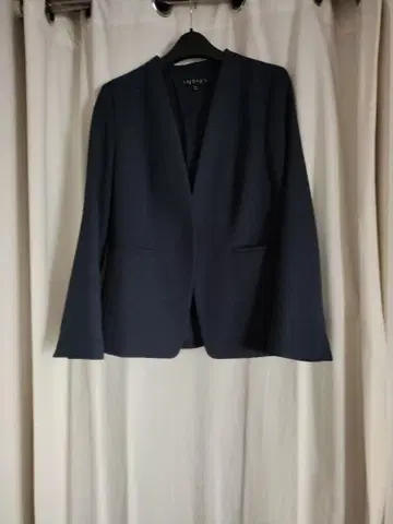 거의 새상품 INDIVI 네이비 노카라 자켓