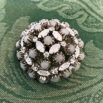 빈티지풍 실버 화이트 돔형 브로치
