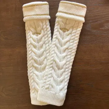 Callaia 아이보리 케이블 짜임 레그 워머