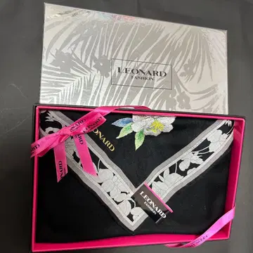 LEONARD 꽃무늬 자수 손수건