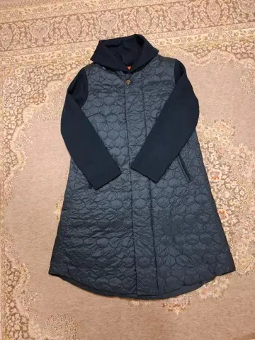 [팔라스 팰리스] 얇은 소재의 다운 코트 (다운 90%, 사이즈 2)