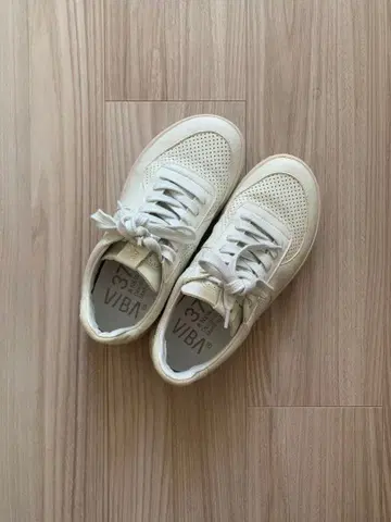 VIBAe London 신발 (White) 37