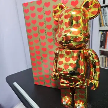 BE@RBRICK hide 골드 하트 패턴 400%