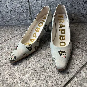 FRAPBOIS 플라보아 디자인 펌프스 하이힐