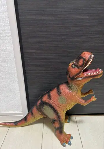 리얼한 T-Rex 모형