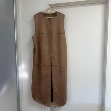 베이지 플리스 롱 코트 노카라