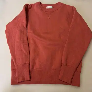 빨간색 크루넥 맨투맨