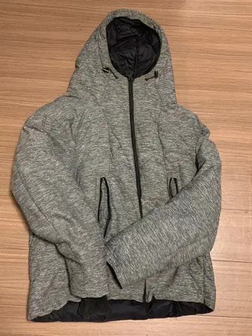 그레이 후드 부착 다운 자켓