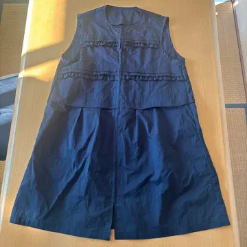 Le cour 프릴 달린 네이비 베스트