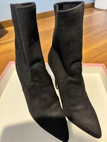 에밀리아 위즈 숏 삭스 부츠 S