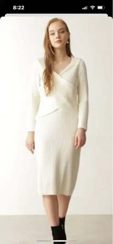 PINKY&DIANNE 아이보리 랩 니트