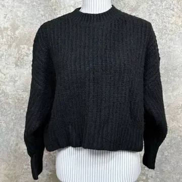 LOWRYS FARM 퍼지 블랙 니트 풀오버 루즈 실루엣 와이드