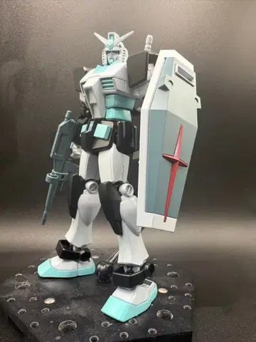 RX-78 건담 (하츠네 미쿠 컬러)