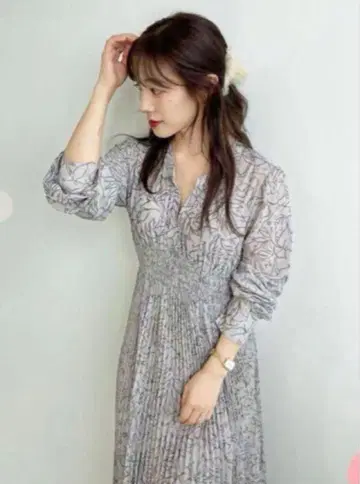 코코딜 플로키 프린트 플리츠 원피스