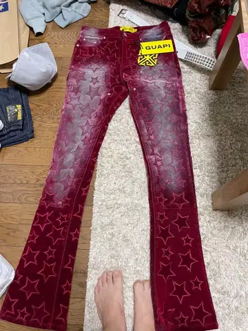 GUAPI 빨간색 별 패턴 플레어 데님 팬츠