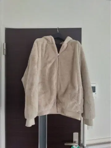 FILA 후드 부착 보아 자켓 베이지