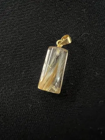 루틸 펜던트 탑