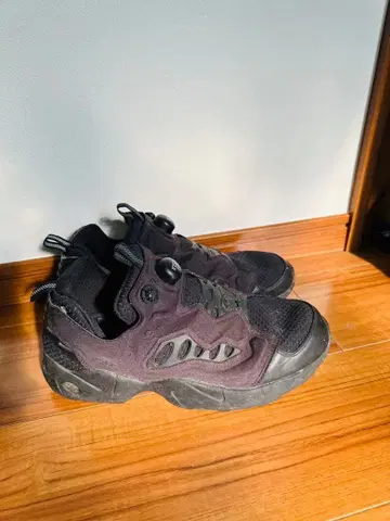 다이얼식 슈레이스 블랙 스니커즈