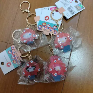 미야쿠미야쿠 산리오 클리어 키링 4개 세트