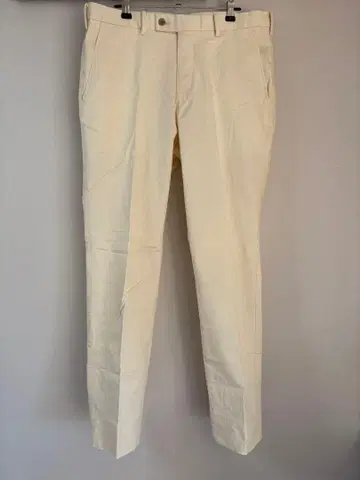 베이크루즈 크림색 치노 팬츠