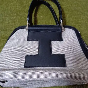 IACUCCI 베이지 블랙 핸드백