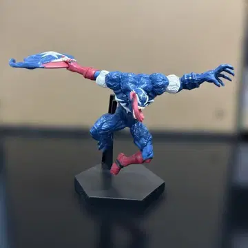 캡틴 아메리카 베놈 피규어