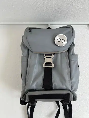 PAIX 그레이 플랩식 백팩