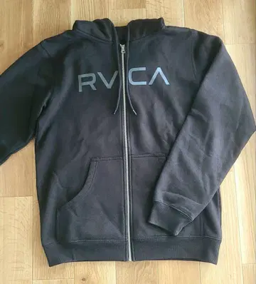 RVCA 블랙 후드티 지퍼
