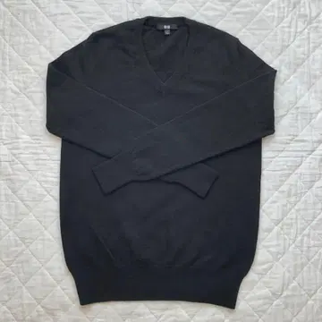 유니클로 캐시미어 100% 블랙 V넥 L