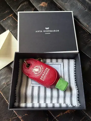 안야 힌드마치 시라차 참