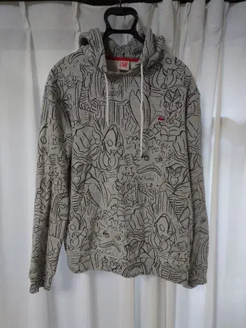 LACOSTE 울트라맨 콜라보 후드티 사이즈 5