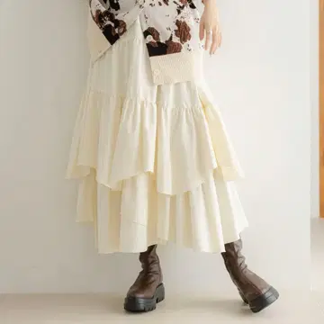 LOWRYSFARM 티어드 이레헴 스커트