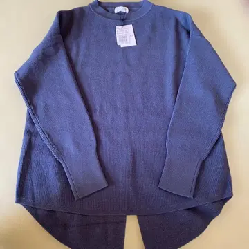 YART 다크 블루 긴팔 니트