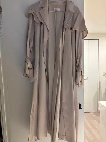 SNIDEL Sustainable 글로스 트렌치코트