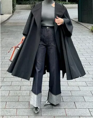 cygne 오픈 숄더 니트 그레이