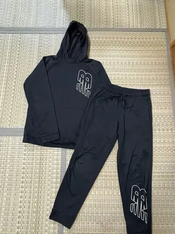 블랙 후드 부착 맨투맨 세트