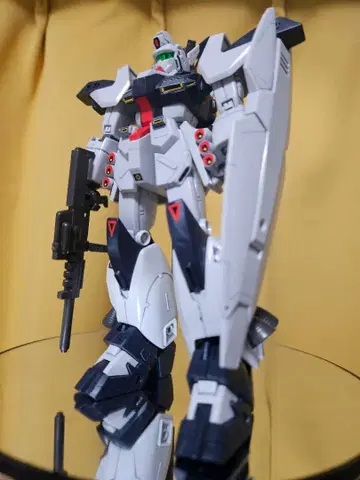 건담 프라모델 완성품 HG 1/100 하르디건