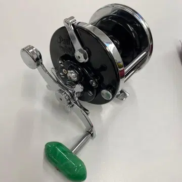 Penn No. 100 낚시릴 서프 마스터